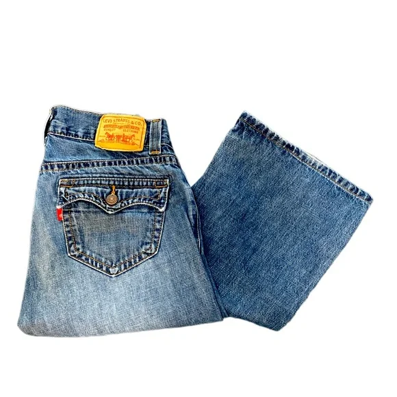 Levi low flare 542 jeans deals